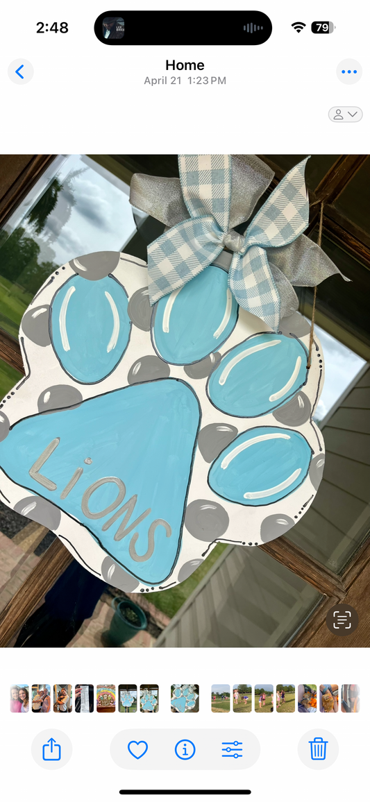 Lions Wooden Door Hanger