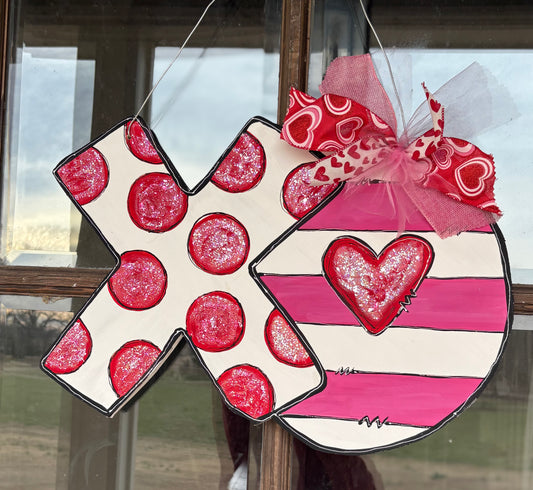 XO Valentine door hanger